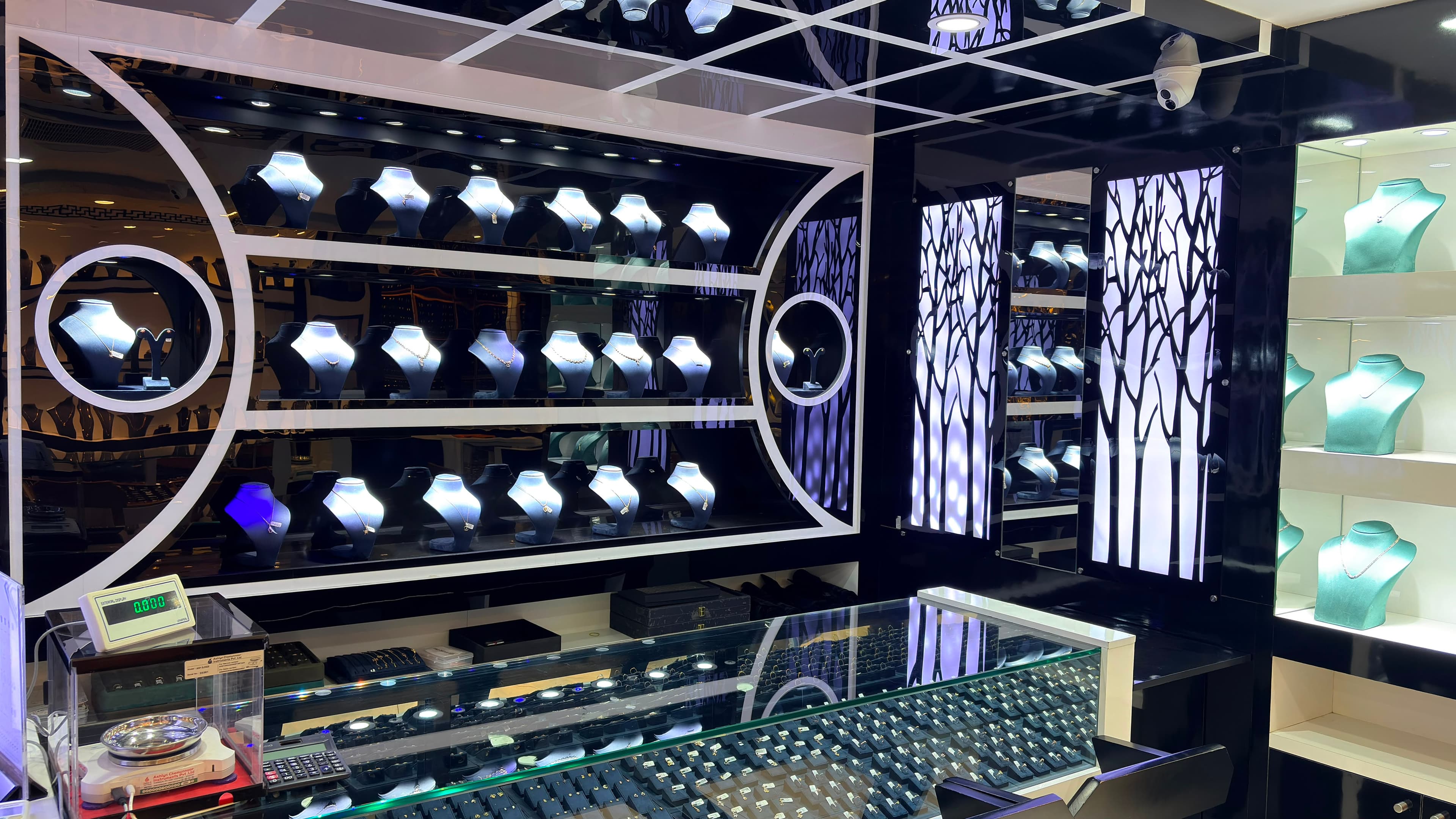 Iskan Jewellers, Taliparamba