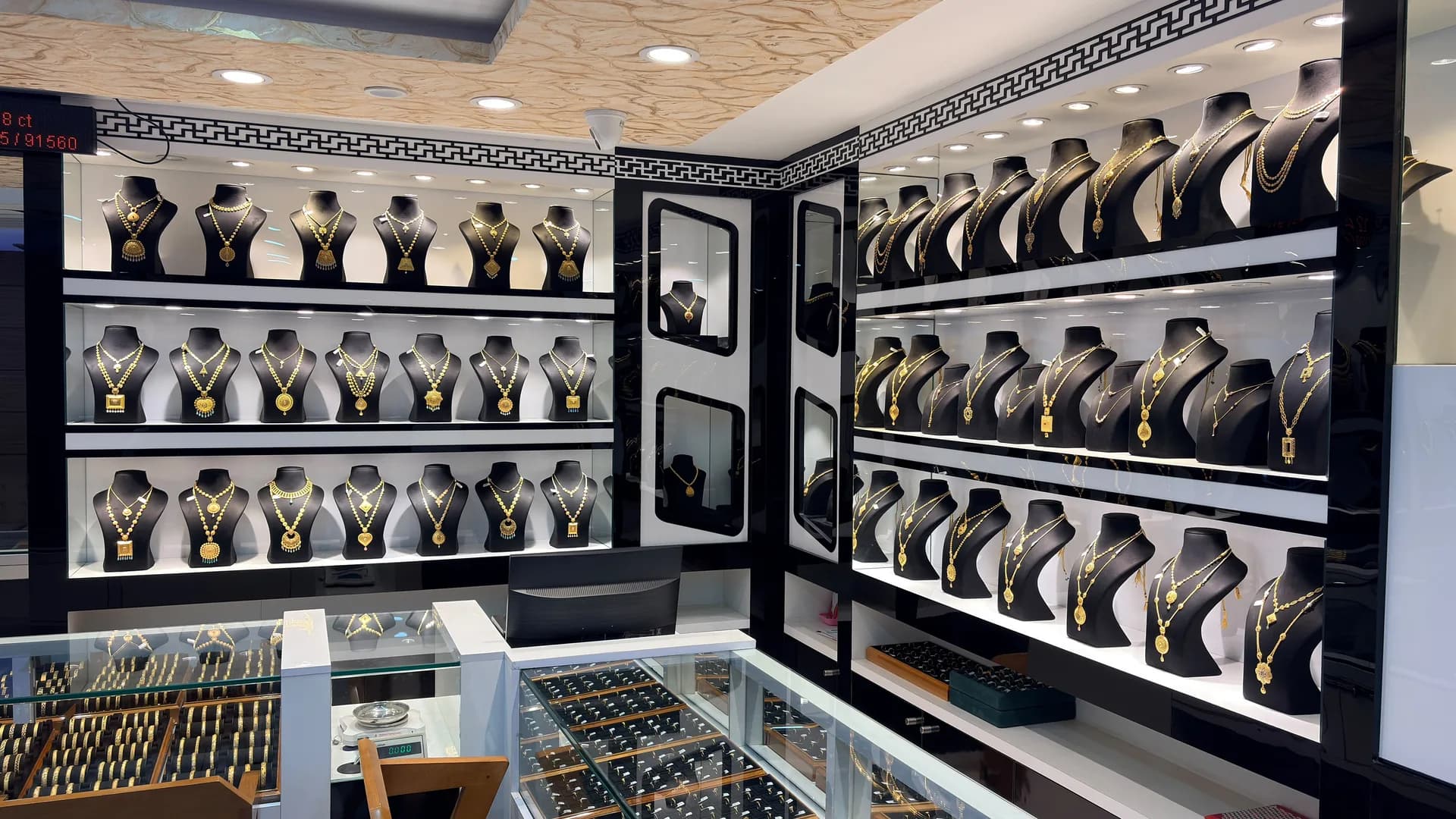 Iskan Jewellers storefront view 5